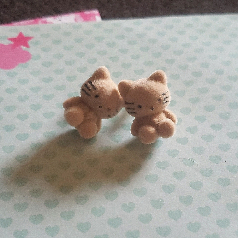 Fuzzy Tan Hello Kitty stud earrings